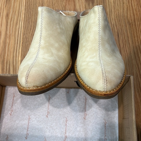 American Rag Segovia western mules milk bone women’s size 8 casual neutral new - Picture 4 of 8